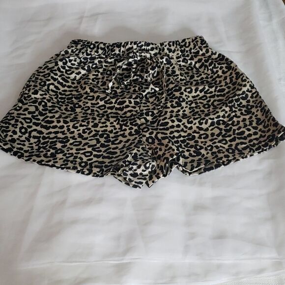 SHEIN Leopard Elastic Shorts - Picture 3 of 9